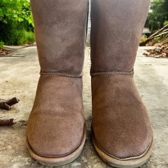 Bearpaw Emma Short Women's Winter Boots - Size 8 - Picture 1 of 7